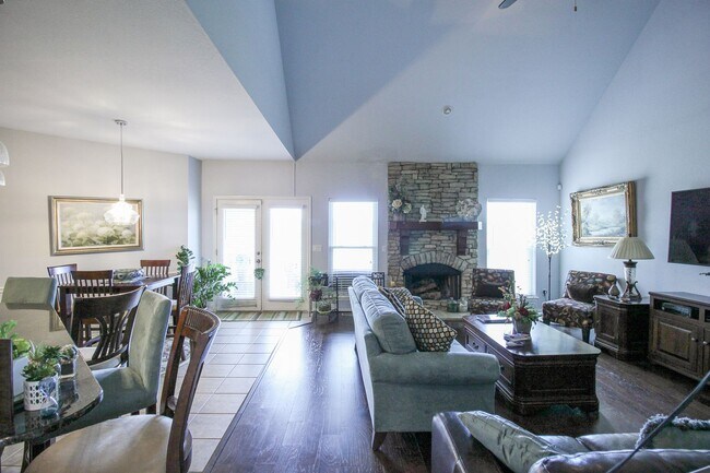 Building Photo - Spacious 5 Bedroom Home In Jenks West School District!