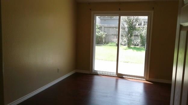 Building Photo - 4748 Bracken Dr