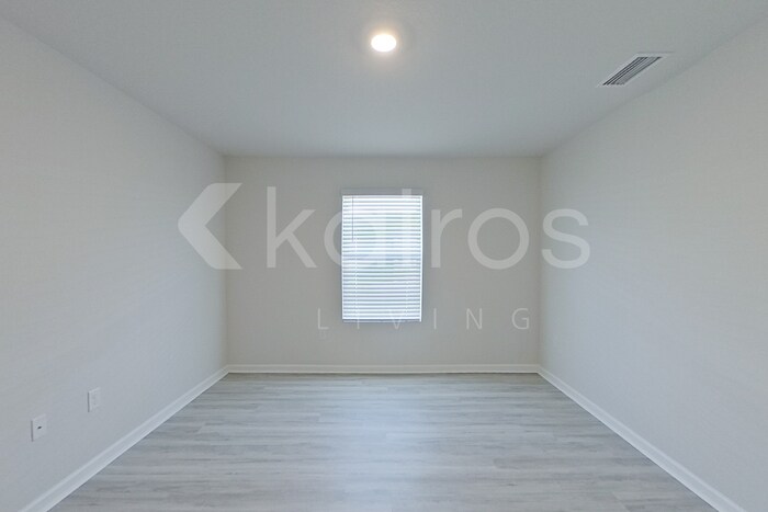 Building Photo - 417 Monarch Ln