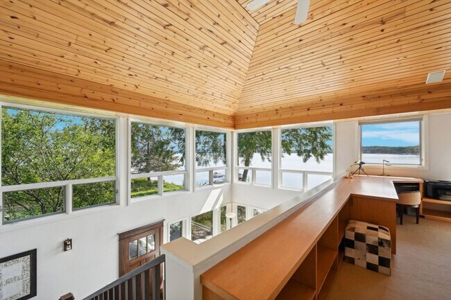 Building Photo - 2800 Tomahawk Ct