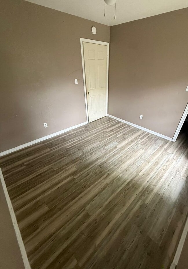 Building Photo - House For Rent 2065 88th Cir, Beaumont, TX 77707