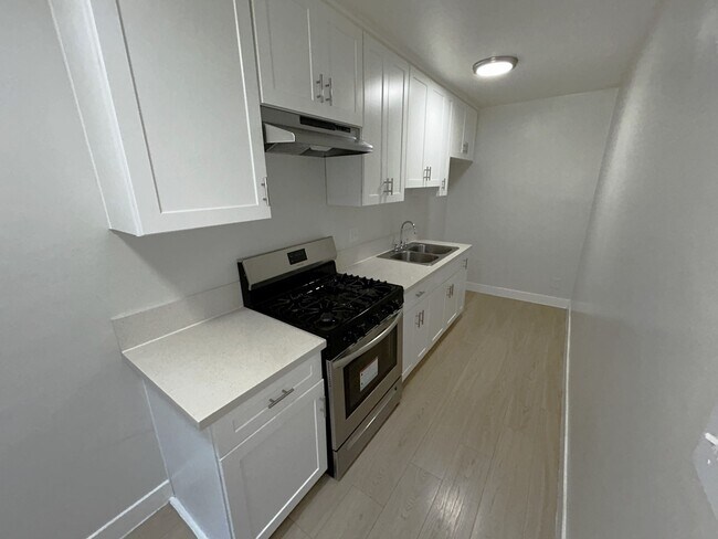 Building Photo - 1635-41 Normandie Ave