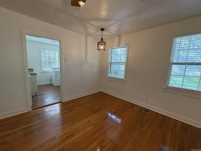 Building Photo - 204 N Tyler St