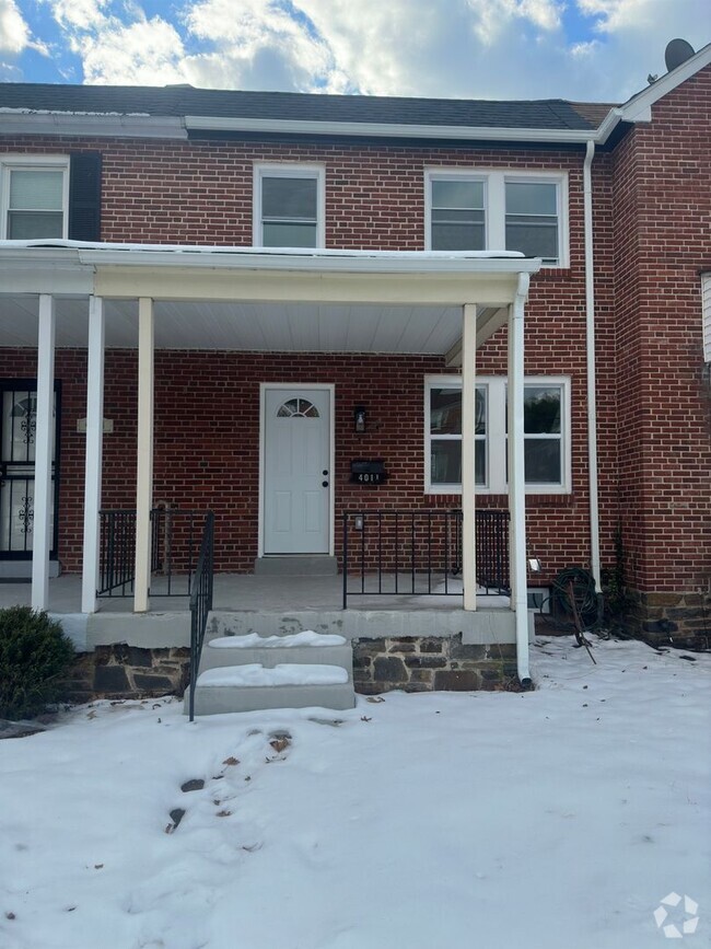 Building Photo - Fully renovated three bedroom house