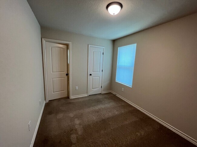 Building Photo - 7010 Micayla Cv