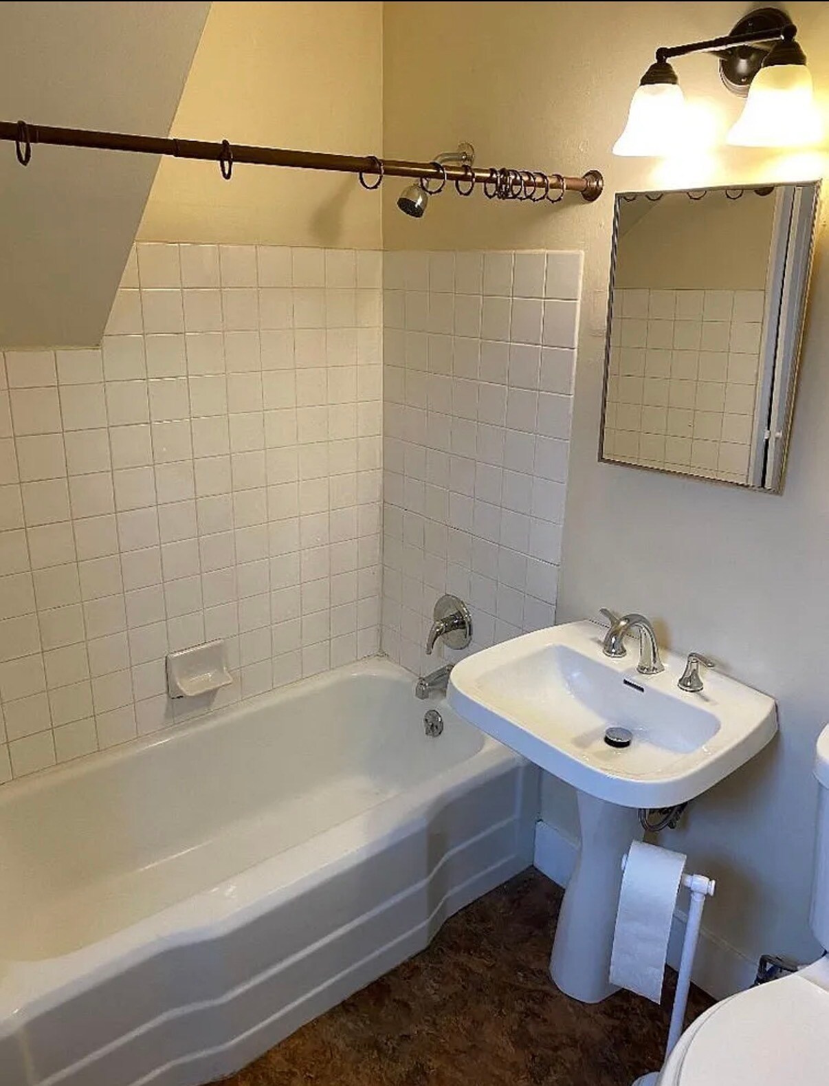 Bathroom #1 - 1 Traymore St