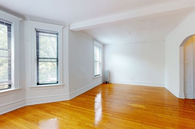 Floorplan - 5401-5403 S. Woodlawn Avenue