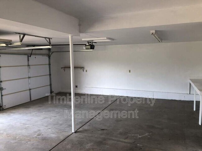 Building Photo - 17960 Bakers Farm Rd