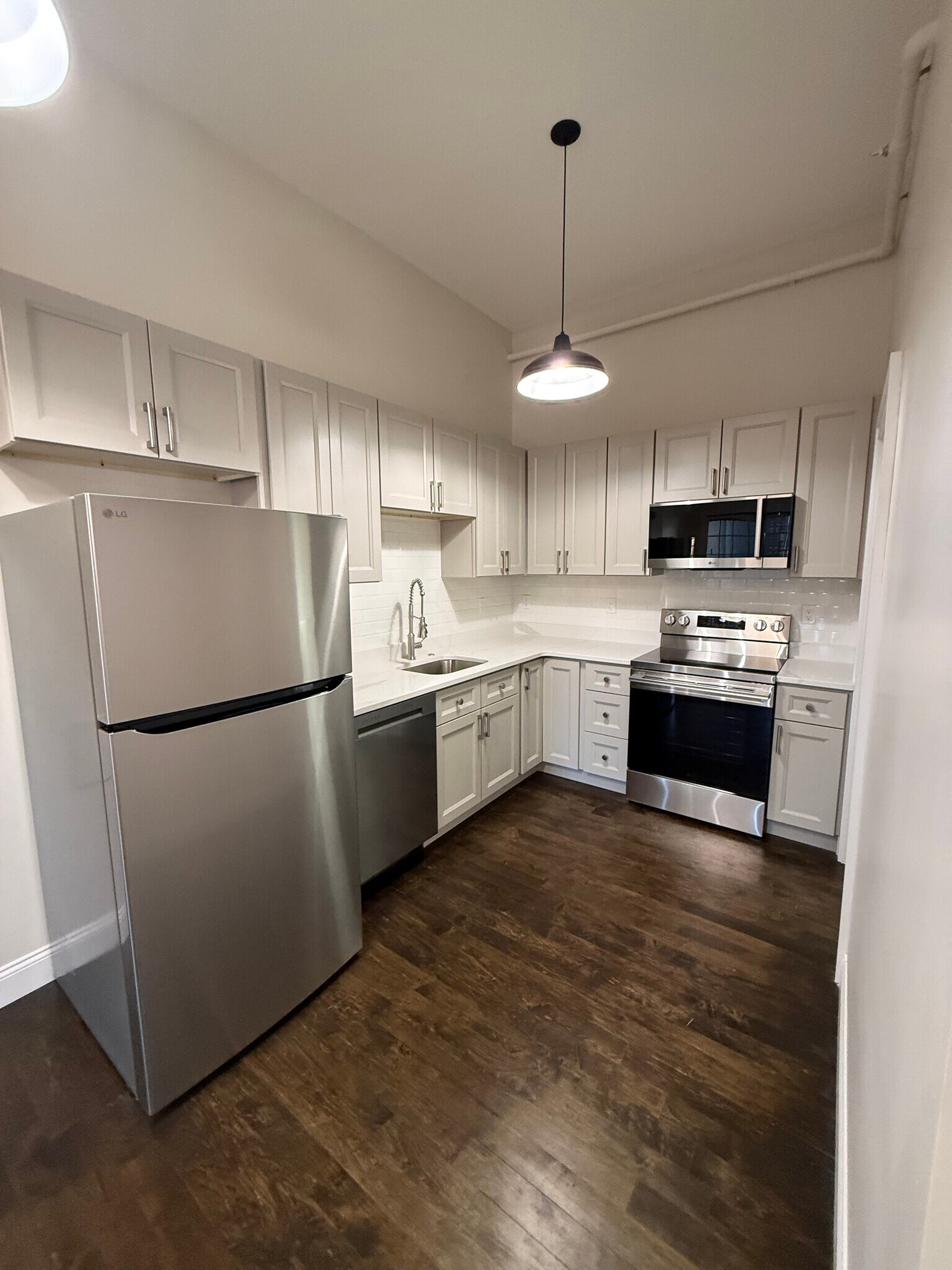 Building Photo - 37 Kirk St