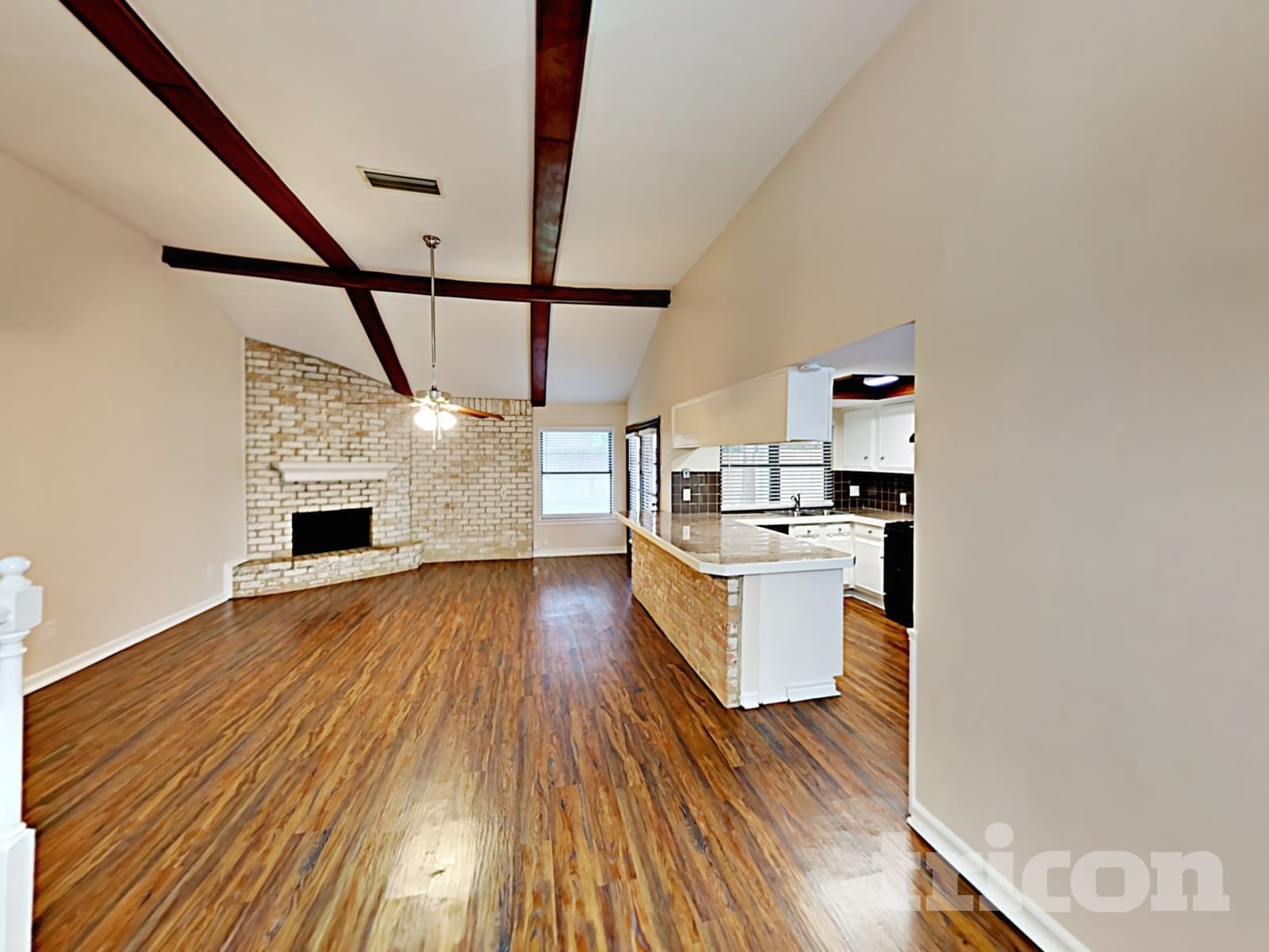 Building Photo - 16259 Hollow Wood Dr
