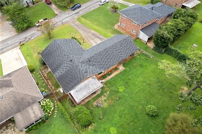 Building Photo - 1435 Thomas Rd