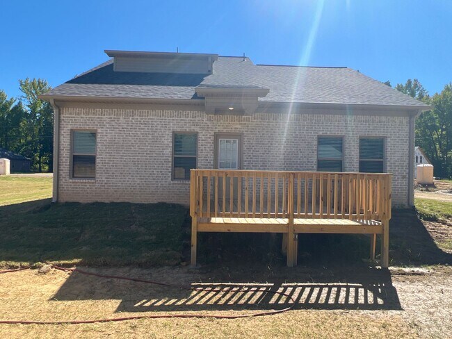 Building Photo - 4 bed, 2.5 bath house in Atoka built in 2022 now offering a move in gift card