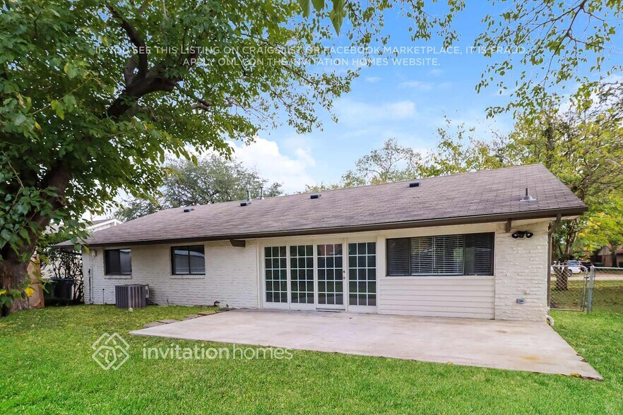 Building Photo - 425 Birchwood Dr