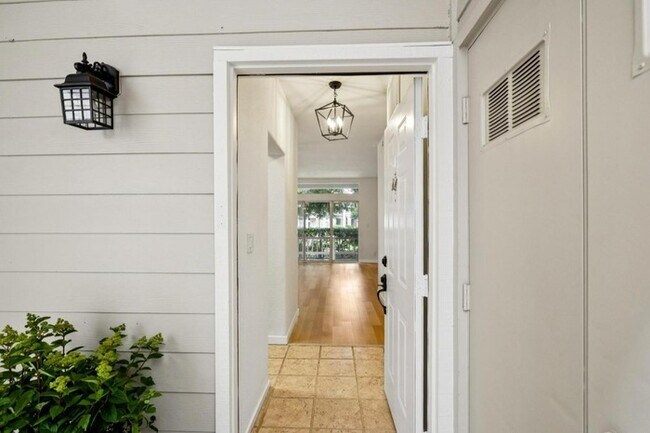 Building Photo - Charming 2BR / 2BA Condo with Patio & Garage in Half Moon Bay