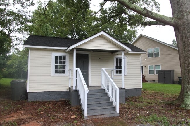 Primary Photo - 247 Bynum Ave