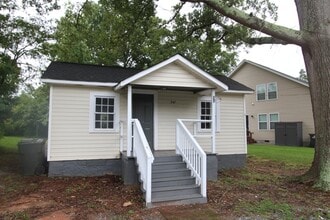 Building Photo - 247 Bynum Ave