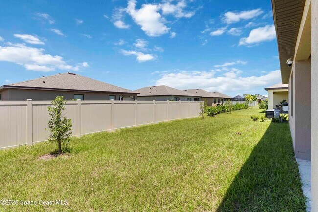 Building Photo - 7144 Topaz Dr