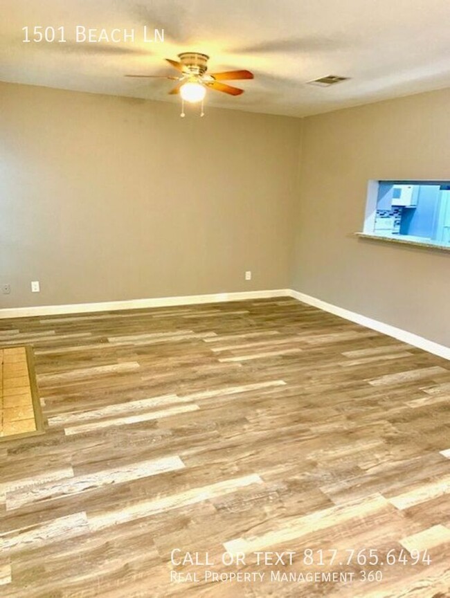 Building Photo - 1501 Beach Ln