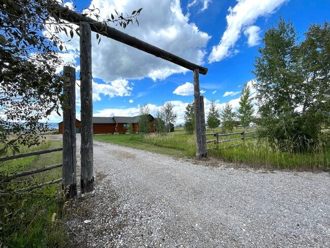 Building Photo - 211 Hoback Dr