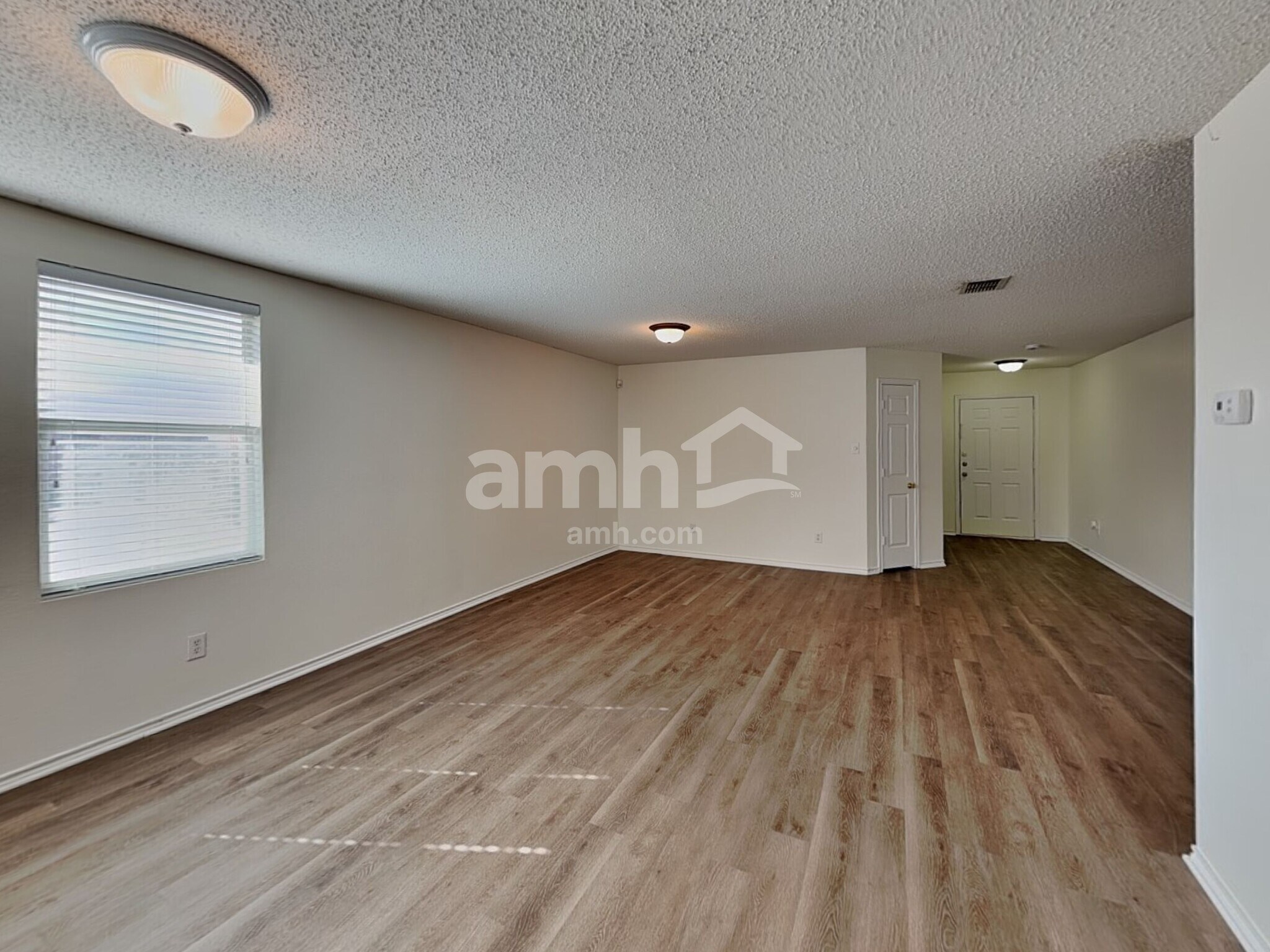 Building Photo - 16136 Shawnee Trl