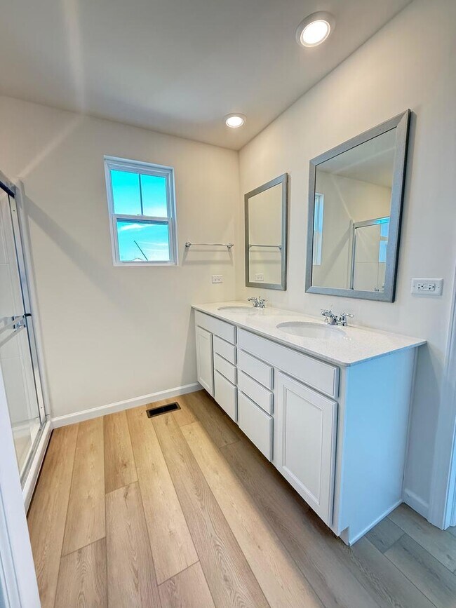 Building Photo - 660 Switchgrass Wy