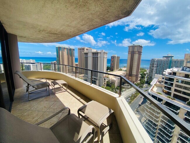 Building Photo - 1910 Ala Moana Blvd