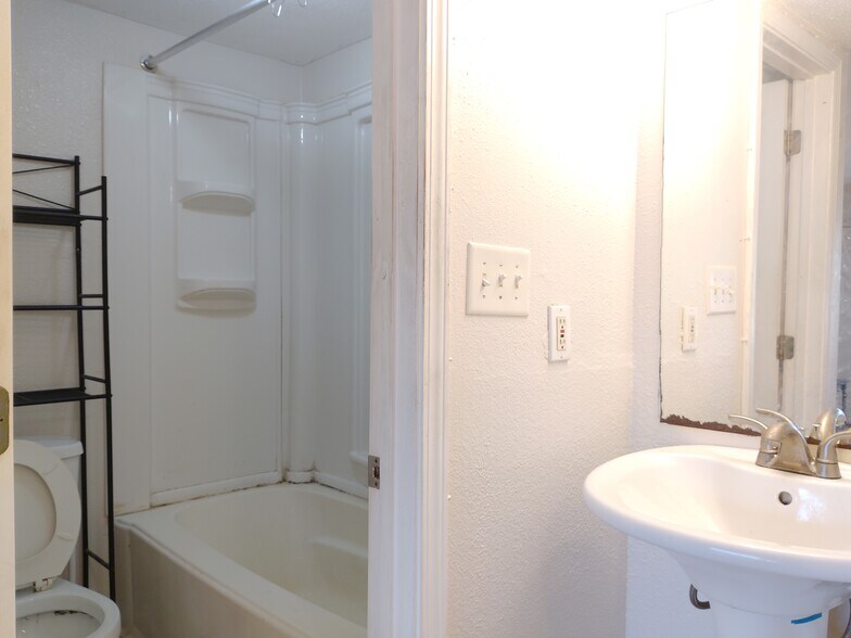 Building Photo - 2506 S Ocean Blvd