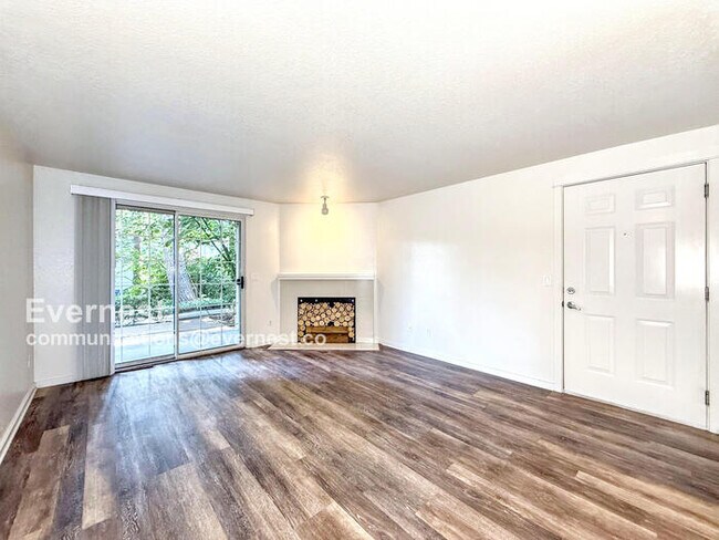 Building Photo - 916 3rd Ave