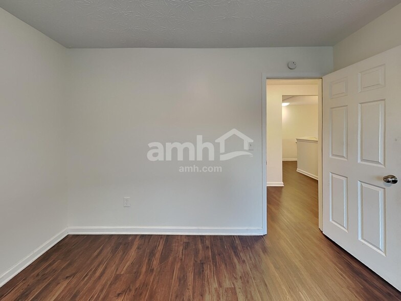 Building Photo - 4294 Windale Dr NW