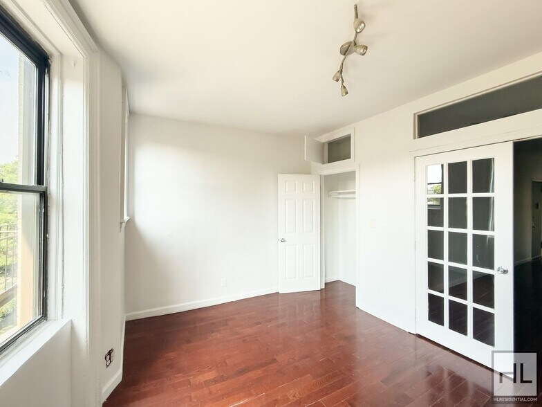 Building Photo - PROSPECT PLACE / 1-Bedroom, 1-Bathroom
