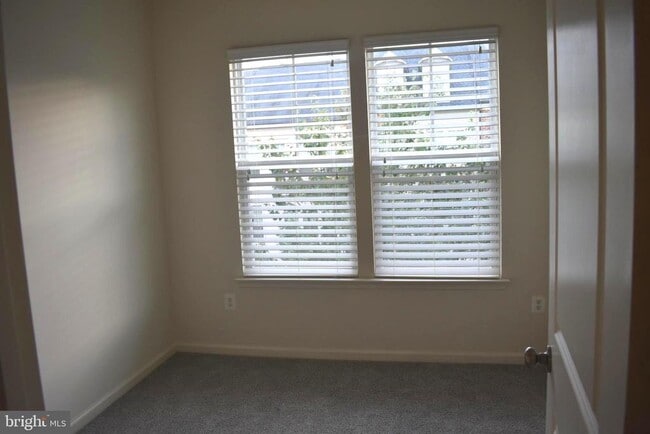 Building Photo - 22455 Glenbow Way