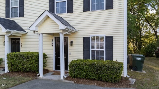 Building Photo - 225 Woodson Dr