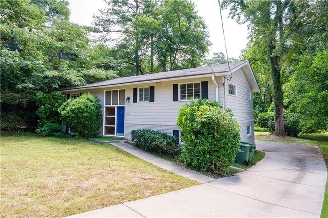 Building Photo - 4293 Rickenbacker Way NE