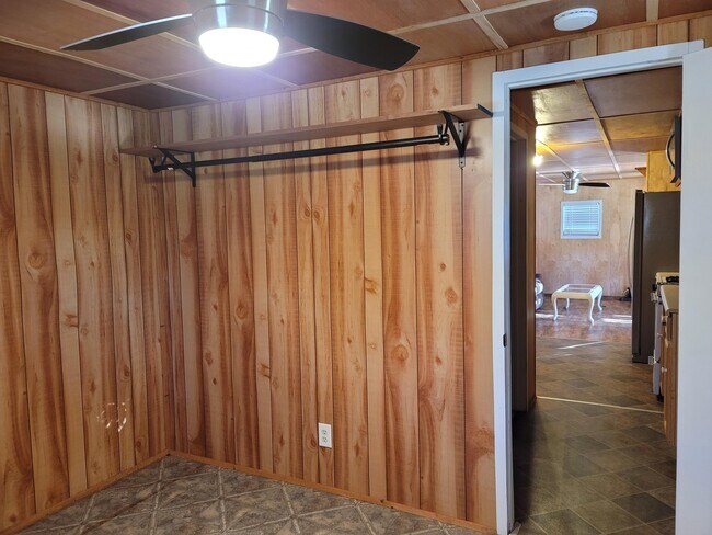 Building Photo - 719 Redds Branch Rd