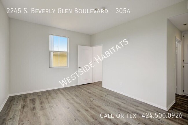 Building Photo - 2245 S Beverly Glen Blvd