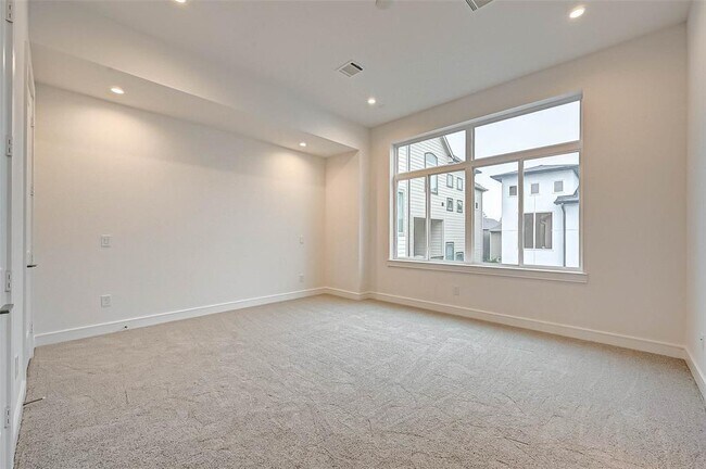 Building Photo - 8930 Spring Knoll Forest Dr