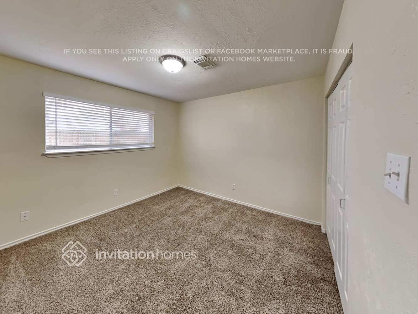 Building Photo - 22711 Elsinore Dr