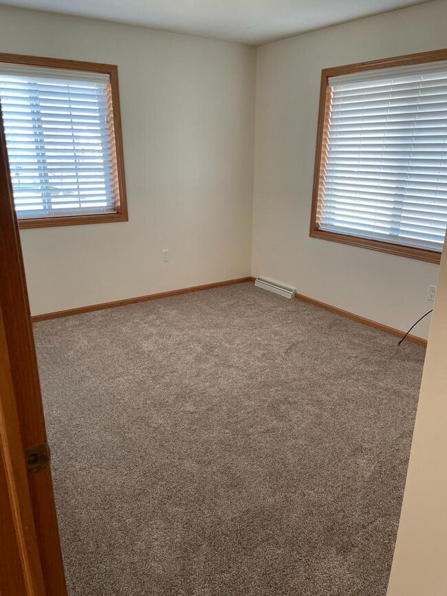 Building Photo - 519 Blaser Dr