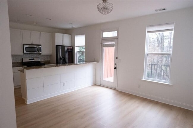 Building Photo - 6001 Brookside Oak Cir