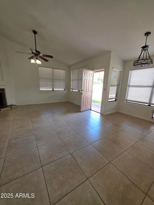 Building Photo - 5946 E Aire Libre Ln