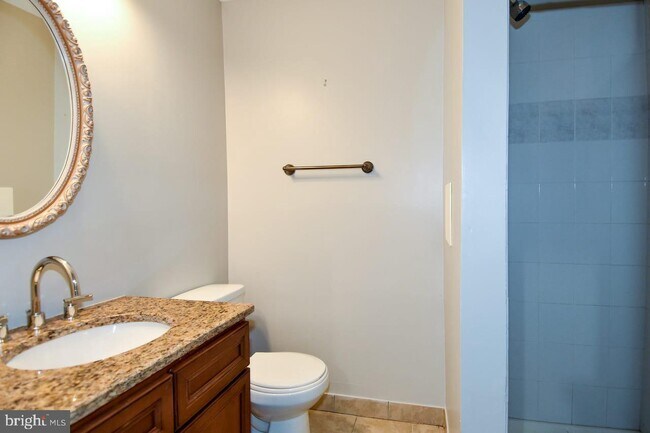 Building Photo - 1627 Valencia Way