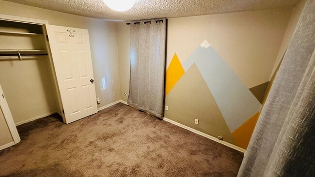 Building Photo - Cozy Midcentury Cottage with AC for Rent in Skyway