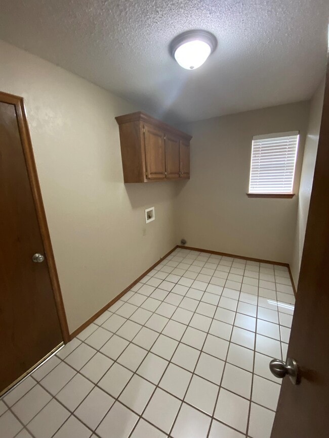 Building Photo - 533 NW 174th St