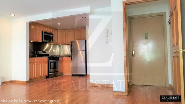 Building Photo - 270 12th St