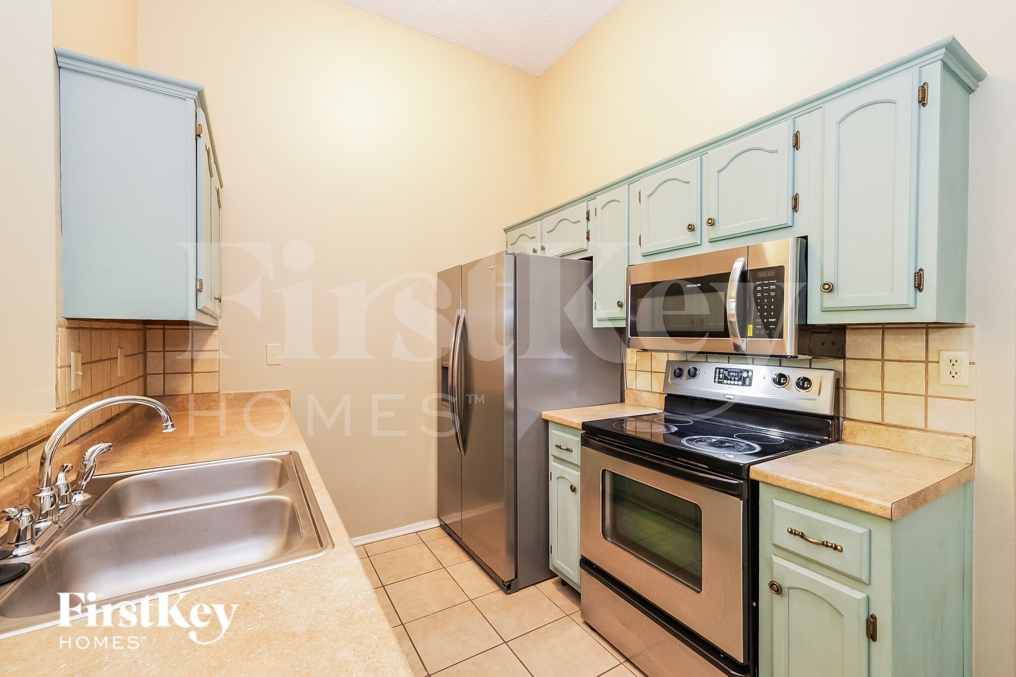 Building Photo - 7602 Iris Dr