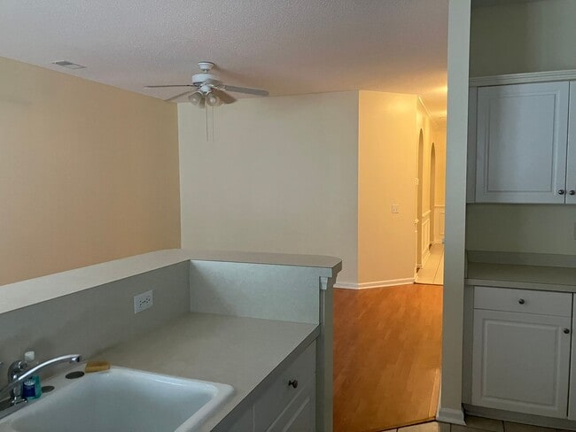 Building Photo - 3BR / 2.5BA @ Westbury Park