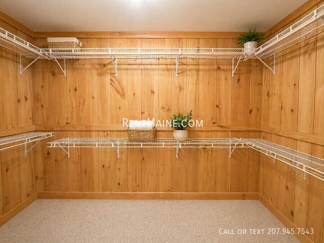 Building Photo - 2120 US-2