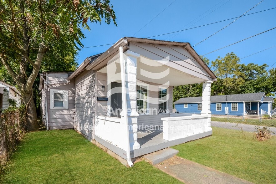 Building Photo - 4001 Grand Ave