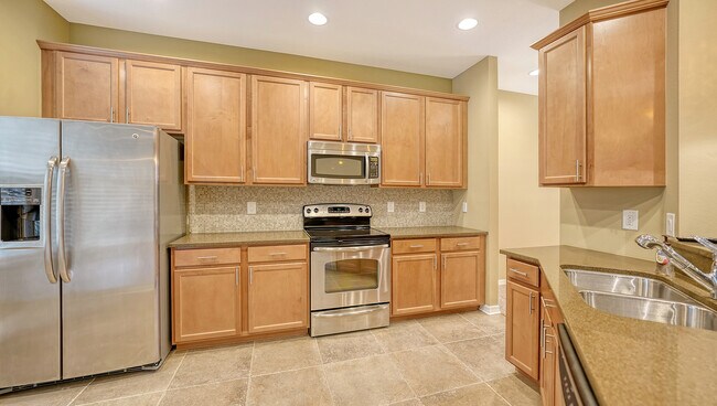 Building Photo - 8280 Villa Grande Ct