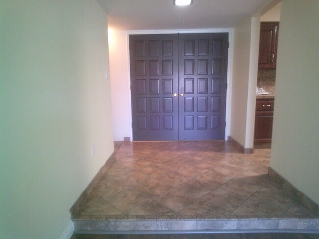 Building Photo - 6400 Cochran Dr